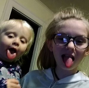 Meet your Posher, Adrianna